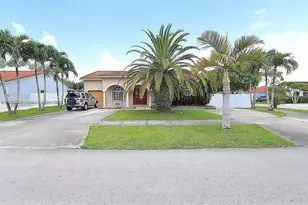 17870 SW 155th Ct, Miami, FL 33187 - Photo 3