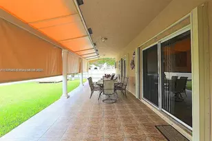 17870 SW 155th Ct, Miami, FL 33187 - Photo 15