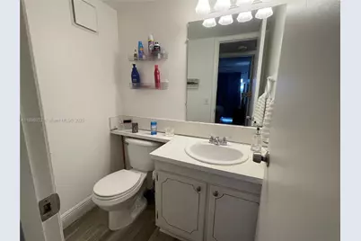 279 Markham M #M, Deerfield Beach, FL 33442 - Photo 13