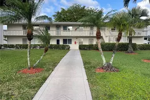 279 Markham M, Deerfield Beach, FL 33442 - Photo 1