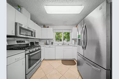 8520 SW 179th St, Palmetto Bay, FL 33157 - Photo 9