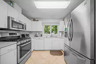 8520 SW 179th St, Palmetto Bay, FL 33157 - Photo 9