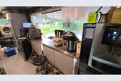 Mediterranean Food Truck For Sale in Miami, Miami, FL 33130 - Photo 5