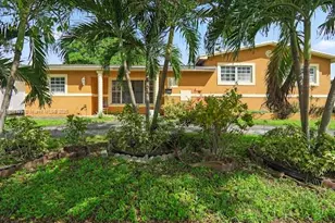 811 NW 196th Terrace, Miami Gardens, FL 33169 - Photo 3