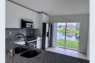 553 NW 208th Ter #553, Pembroke Pines, FL 33029 - Photo 7