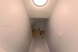 9441 NW 15th St, Pembroke Pines, FL 33024 - Photo 17