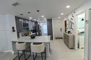 9441 NW 15th St, Pembroke Pines, FL 33024 - Photo 5