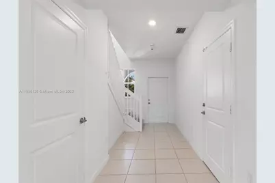 2405 NW 131st Cir, Miami, FL 33167 - Photo 9