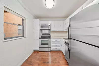 8901 N New River Canal Rd #14W, Plantation, FL 33324 - Photo 5