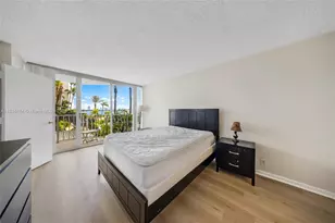 7601 E Treasure Dr, North Bay Village, FL 33141 - Photo 23