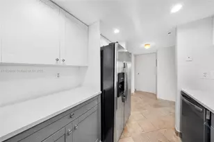 7601 E Treasure Dr, North Bay Village, FL 33141 - Photo 15