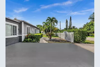 10055 NW 5th Ave, Unincorporated Dade County, FL 33150 - Photo 1