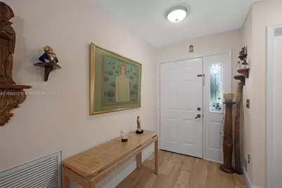 2270 SE 7th Pl, Homestead, FL 33033 - Photo 5