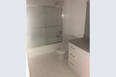 816 NW 11th St #309, Miami, FL 33136 - Photo 5
