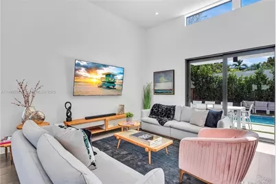 520 NW 41st St, Miami, FL 33127 - Photo 9