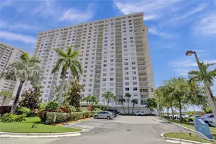 500 Bayview Dr, Sunny Isles Beach, FL 33160 - Photo 35
