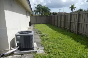 11400 NW 87th Ct, Hialeah Gardens, FL 33018 - Photo 11