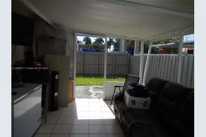 11400 NW 87th Ct, Hialeah Gardens, FL 33018 - Photo 9