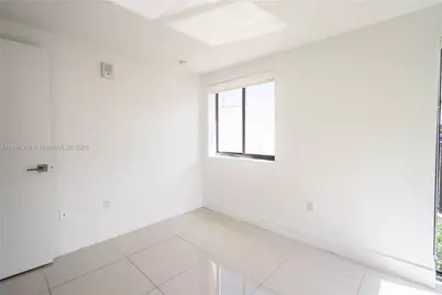 1971 Bay Dr #102, Miami Beach, FL 33141 - Photo 9