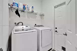 1725 Winterberry Ln, Weston, FL 33327 - Photo 45