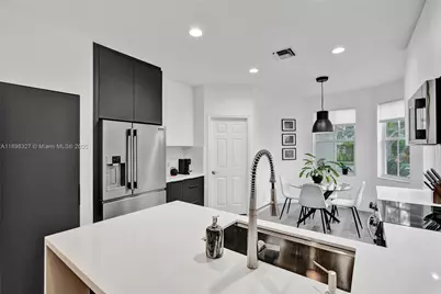 1725 Winterberry Ln #1725, Weston, FL 33327 - Photo 11