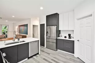 1725 Winterberry Ln, Weston, FL 33327 - Photo 9