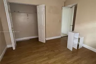 6095 W 19th Ave, Hialeah, FL 33012 - Photo 9