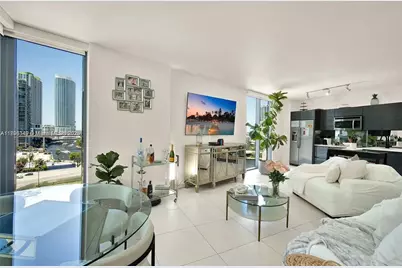 31 SE 6th St #1201, Miami, FL 33131 - Photo 5