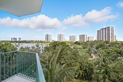 20000 E Country Club Dr #516, Aventura, FL 33180 - Photo 1