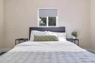 631 NE 57th St, Oakland Park, FL 33334 - Photo 11