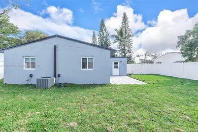 631 NE 57th St, Oakland Park, FL 33334 - Photo 15