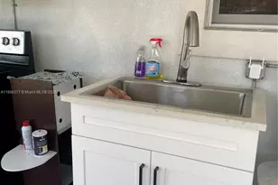 240 NE 27th St, Pompano Beach, FL 33064 - Photo 15