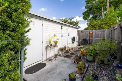 11460 SW 50th Ter, Miami, FL 33165 - Photo 15