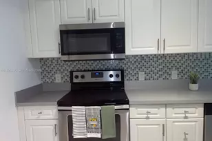 9645 NW 1st Ct, Pembroke Pines, FL 33024 - Photo 11