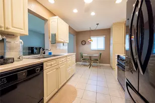 8544 N Campanelli Blvd, Plantation, FL 33322 - Photo 9