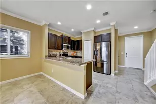 346 NE 47th Pl, Deerfield Beach, FL 33064 - Photo 5