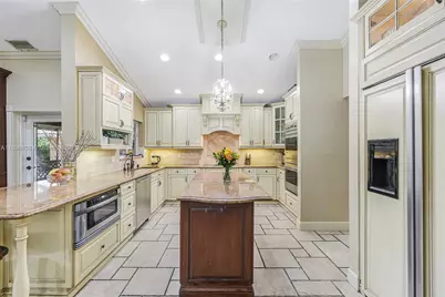 10101 SW 5th St, Plantation, FL 33324 - Photo 15