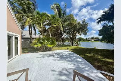 1115 NW 132nd Ave, Pembroke Pines, FL 33028 - Photo 21