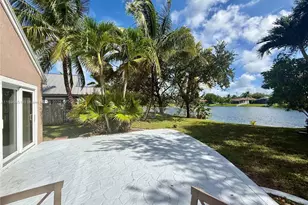 1115 NW 132nd Ave, Pembroke Pines, FL 33028 - Photo 21