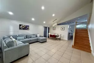 1115 NW 132nd Ave, Pembroke Pines, FL 33028 - Photo 3