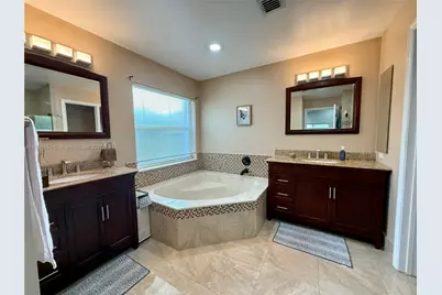 1115 NW 132nd Ave, Pembroke Pines, FL 33028 - Photo 11