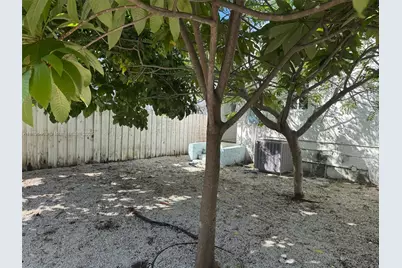 1738 SW 17th St, Miami, FL 33145 - Photo 13