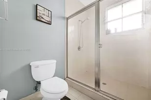 5844 Siena Ln, Hollywood, FL 33021 - Photo 11