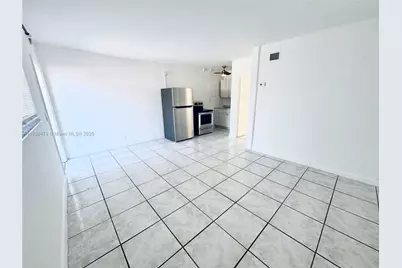 825 NW 9th St #825, Hallandale Beach, FL 33009 - Photo 5