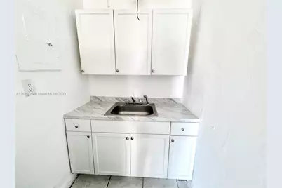 825 NW 9th St #825, Hallandale Beach, FL 33009 - Photo 7