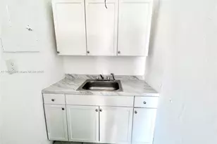 825 NW 9th St, Hallandale Beach, FL 33009 - Photo 7