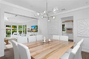 2575 Pine Tree Dr, Miami Beach, FL 33140 - Photo 25