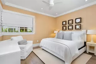 2575 Pine Tree Dr, Miami Beach, FL 33140 - Photo 13