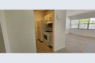 230 SW 11th Ave #14, Hallandale Beach, FL 33009 - Photo 5