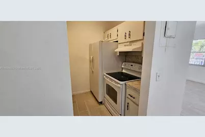 230 SW 11th Ave #14, Hallandale Beach, FL 33009 - Photo 17
